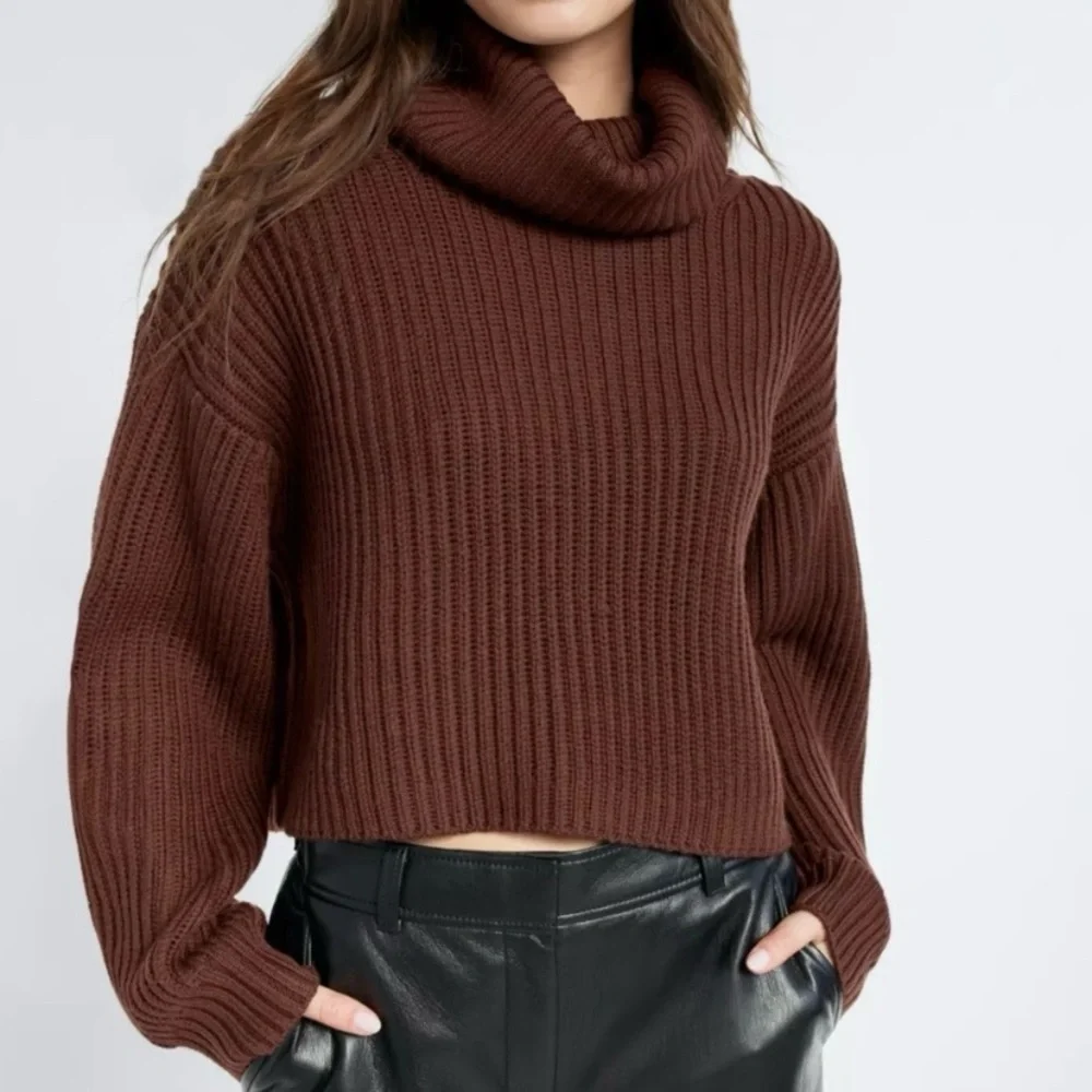 Aritzia Babaton Guell Sweater dark brown - Picture 2 of 8